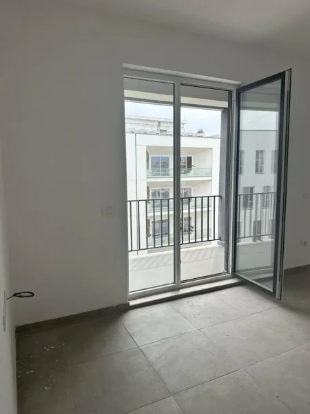 Tirane, jepet me qera apartament 3+1+Aneks+Ballkon Kati 5, 125 m² 450 € (5 maji)