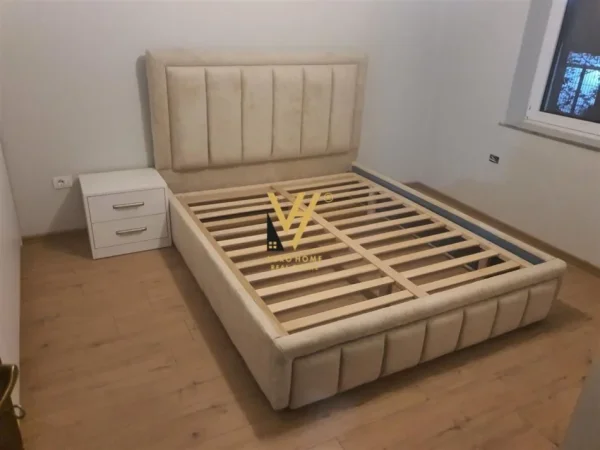 Tirane, jepet me qera apartament 2+1+Ballkon Kati 2, 65 m² 750 € (BLLOKU)