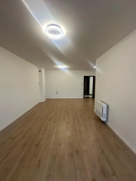 Tirane, jepet me qera apartament 1+1 Kati 7, 74 m² 700 € (parku olimpik)