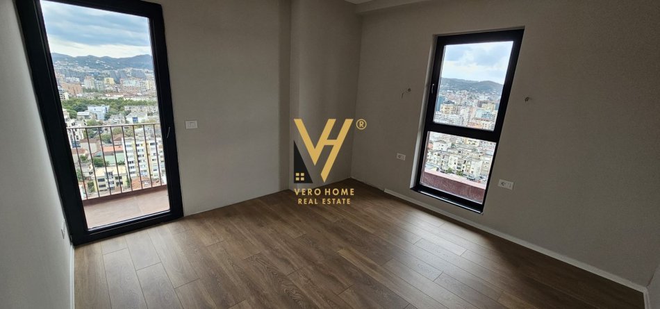 Tirane, jepet me qera zyre Kati 19, 160 m² 2.000 € (RRUGA E KAVAJES)