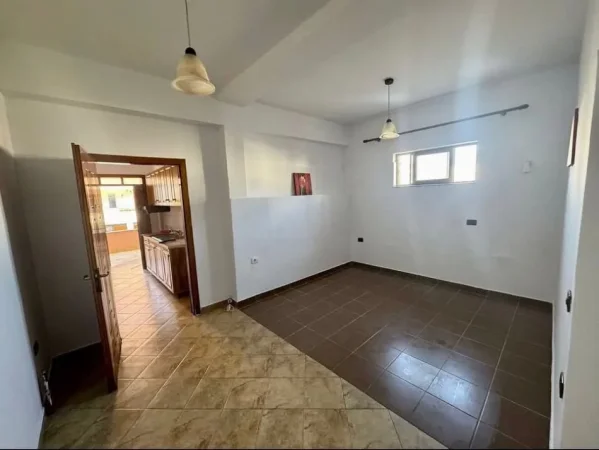 Tirane, jepet me qera shtepi 1+1 Kati 2, 70 m² 270 € (Rruga loni ligori , tirane)