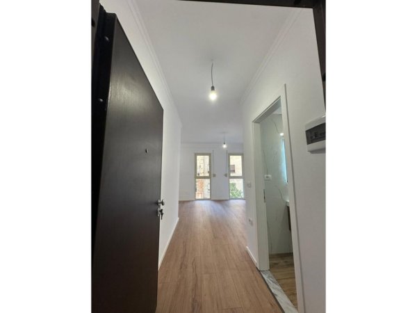 Tirane, shitet apartament 1+1 Kati 1, 43 m² 120.000 € (Rruga Mine Peza)