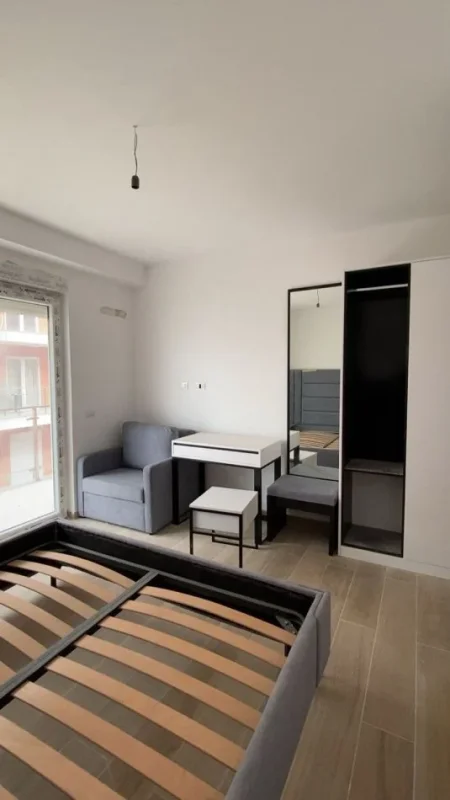 Shitet Hotel ne Ranen e Hedhme ne Shengjin Lezhe