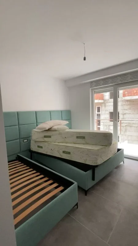 Shitet Hotel ne Ranen e Hedhme ne Shengjin Lezhe