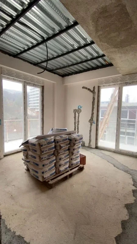 Shitet Hotel ne Ranen e Hedhme ne Shengjin Lezhe