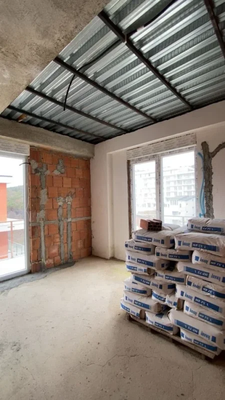 Shitet Hotel ne Ranen e Hedhme ne Shengjin Lezhe