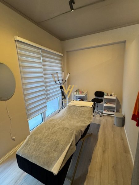 Tirane, shitet ambjent biznesi Kati 1, 72 m² (21 DHJETORI)