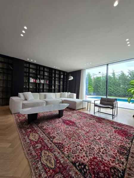 Tirane, shitet Vile 3+1 , 500 m² (Mjull Bathore)