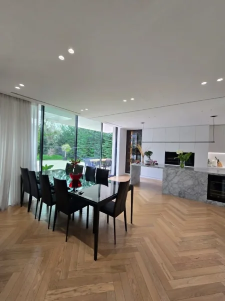 Tirane, shitet Vile 3+1 , 500 m² (Mjull Bathore)