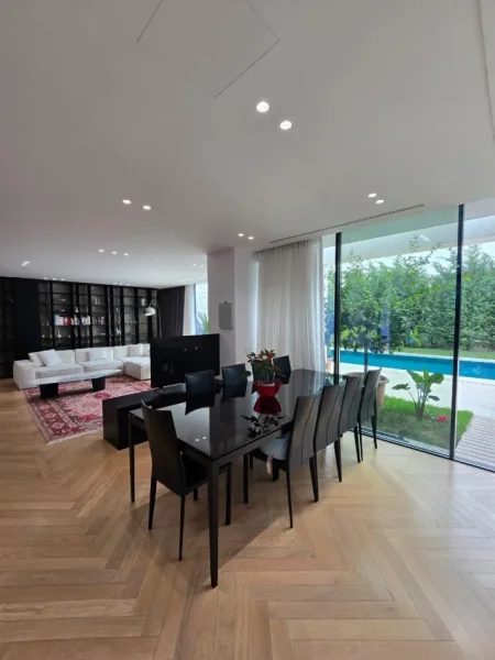 Tirane, shitet Vile 3+1 , 500 m² (Mjull Bathore)