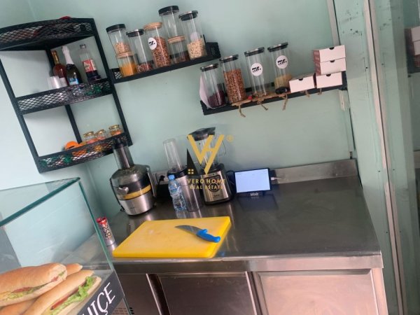 Tirane, shitet ambjent biznesi Kati 0, 30 m² (QENDER)
