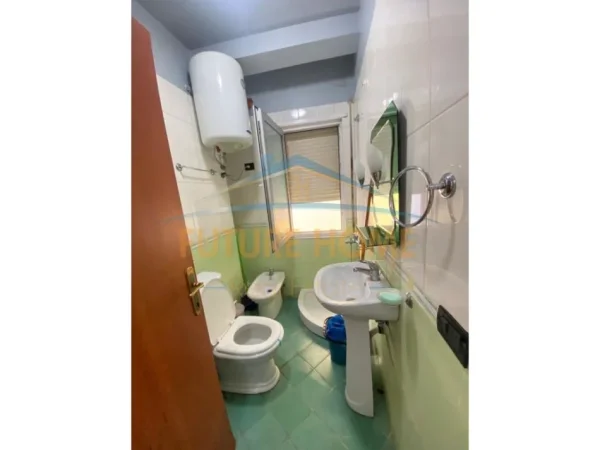 Tirane, jepet me qera apartament 1+1 Kati 2, 36 m² 350€ (RRUGA KODRA E DIELLIT)