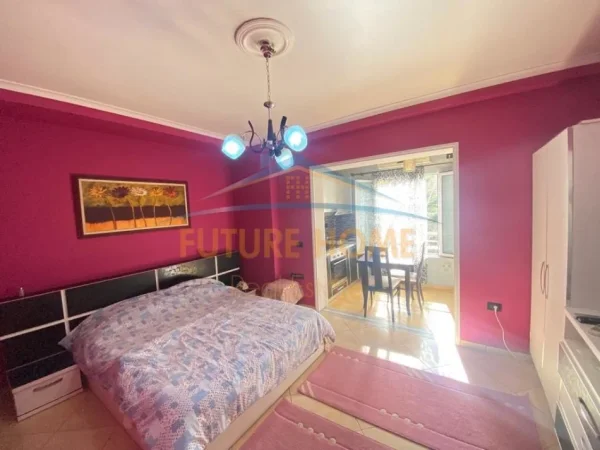 Tirane, jepet me qera apartament 1+1 Kati 2, 36 m² 350€ (RRUGA KODRA E DIELLIT)