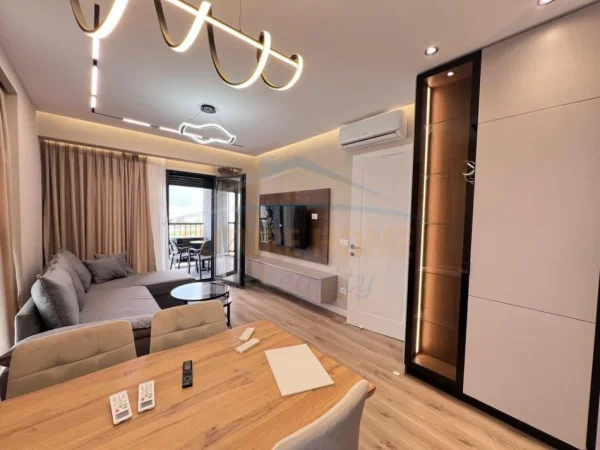 Tirane, jepet me qera apartament 1+1+Ballkon Kati 6, 70 m² 600 € (Bulevardi i Ri)