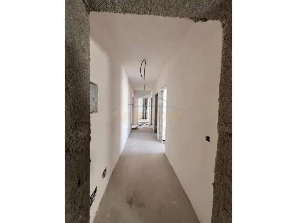 Tirane, shitet apartament 3+1+Ballkon Kati 6, 128 m² 143.000 € (QTU, Univers City)