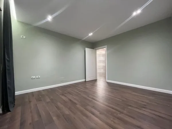 Tirane, shitet apartament 2+1 , 120 m² (Kopshti Botanik)