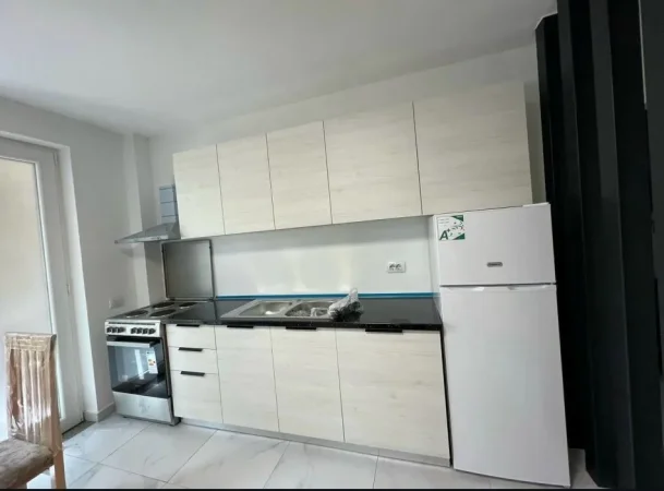 Tirane, shitet apartament 2+1+Ballkon , 140.000 € 