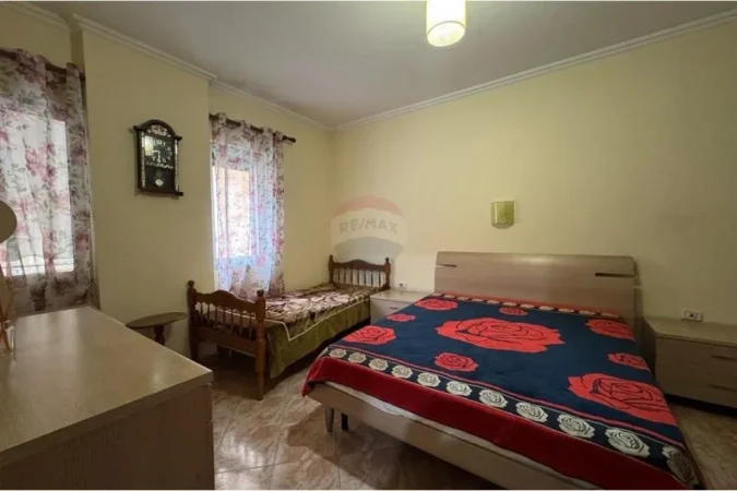 Tirane, jepet me qera apartament 1+1 Kati 2, 65 m² 450 € (Apartament 1+1 me qira tek Brryli!)