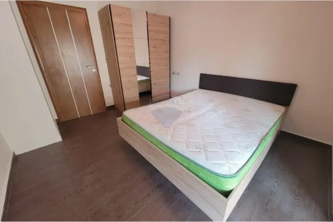 Tirane, jepet me qera apartament 1+1 Kati 3, 70 m² 500 € (Jepet apartament 1+1 me qira ne Brryl)