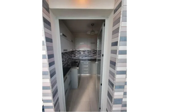Tirane, jepet me qera apartament 1+1 Kati 3, 70 m² 500 € (Jepet apartament 1+1 me qira ne Brryl)