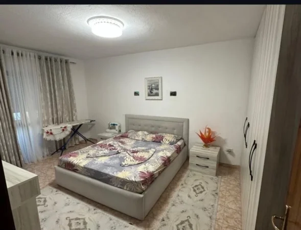 Tirane, jepet me qera apartament 2+1+Aneks+Ballkon Kati 9, 110 m² 600 € (Pallati me Shigjeta)