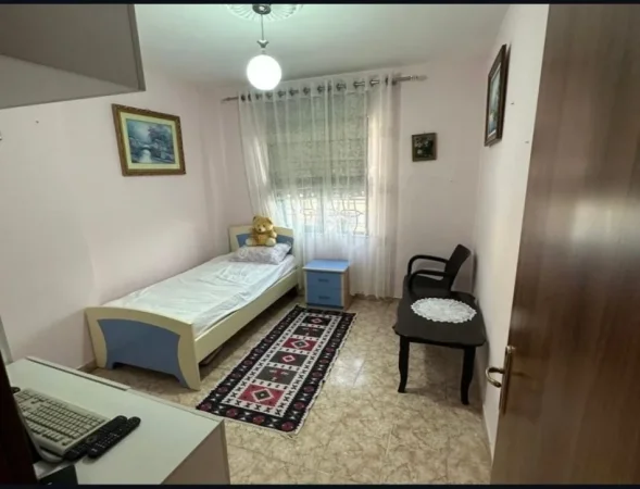 Tirane, jepet me qera apartament 2+1+Aneks+Ballkon Kati 9, 110 m² 600 € (Pallati me Shigjeta)