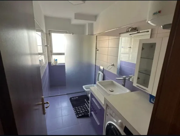 Tirane, jepet me qera apartament 2+1+Aneks+Ballkon Kati 9, 110 m² 600 € (Pallati me Shigjeta)