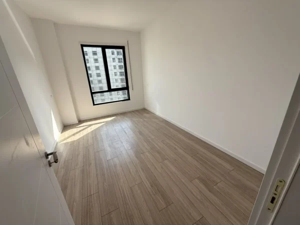 Tirane, shitet apartament 3+1+Ballkon Kati 5, 122 m² 170.000 € (5 maji)