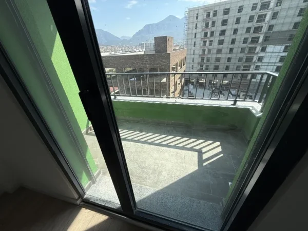 Tirane, shitet apartament 3+1+Ballkon Kati 5, 122 m² 170.000 € (5 maji)
