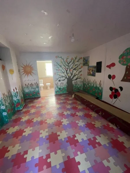 Tirane, jepet me qera ambjent biznesi Kati 5, 380 m² 3.000 € (Brryli)