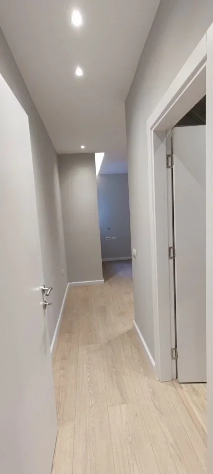 Tirane, jepet me qera zyre Kati 3, 120 m² 1.300 € 