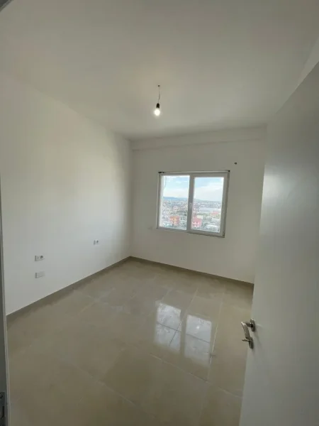 Tirane, jepet me qera apartament 2+1+Ballkon Kati 8, 80 m² 350 € (Kamez)