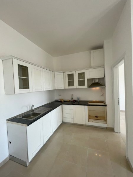 Tirane, jepet me qera apartament 2+1+Ballkon Kati 8, 80 m² 350 € (Kamez)