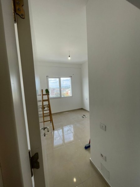 Tirane, jepet me qera apartament 2+1+Ballkon Kati 8, 80 m² 350 € (Kamez)