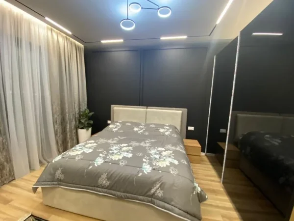 Tirane, jepet me qera apartament 1+1 Kati 6, 75 m² 800 € (Kompleksi Square 21)