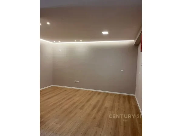 Durres, shitet apartament 1+1 Kati 7, 62 m² 75.000 € (PLEPA,DURRES!!)