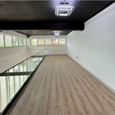 Tirane, jepet me qera ambjent biznesi Kati 1, 188 m² 2.000 € (Liqeni i Thate)