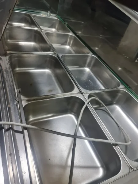 Tirane, shes aksesore Shes ekspozitor