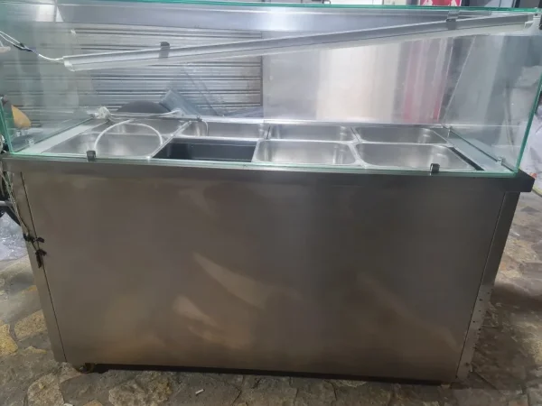 Tirane, shes aksesore Shes ekspozitor