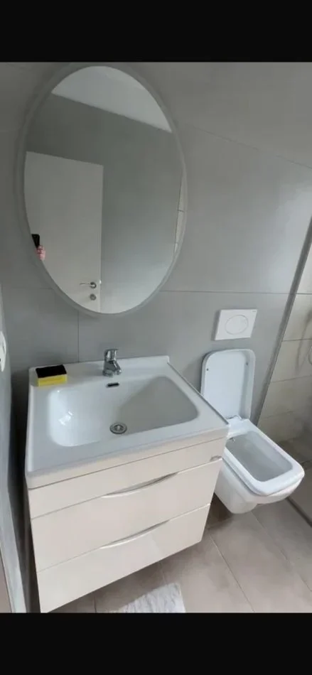 Tirane, jepet me qera apartament 1+1 Kati 2, 70 m² 550 € ( Jepet me qera Apartament 1+1 në 21 Dhjetori!)