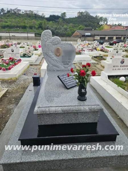 Tirane, shes Punime Varresh | Modele Varresh Me Engjell Te Gdhendur Ne Granit - Varrezat Sharre 300 €