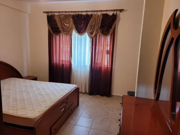 Tirane, shitet apartament 2+1+Ballkon Kati 3, 75 m² 145.000 € (21 Dhjetori)