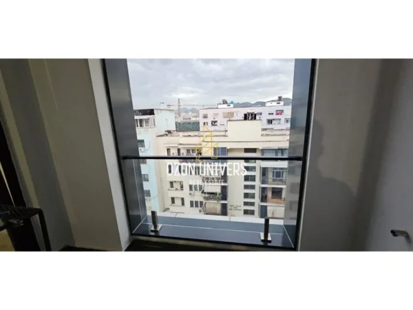 Tirane, jepet me qera apartament 1+1 Kati 8, 70 m² 600 € (Square21, Rruga E Kavajes)