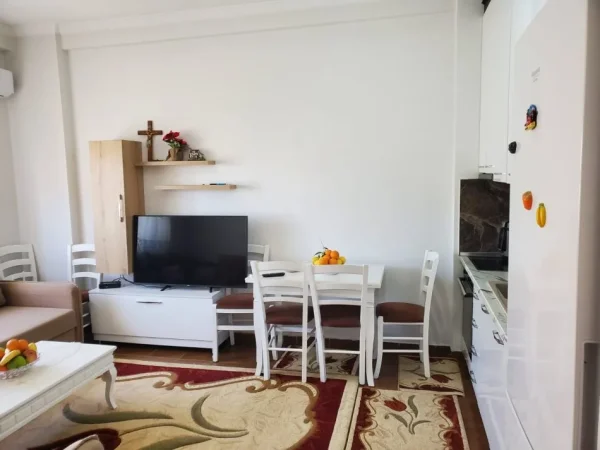 Tirane, shitet apartament 1+1+Ballkon Kati 8, 65 m² 95.500 € (Yzberisht)