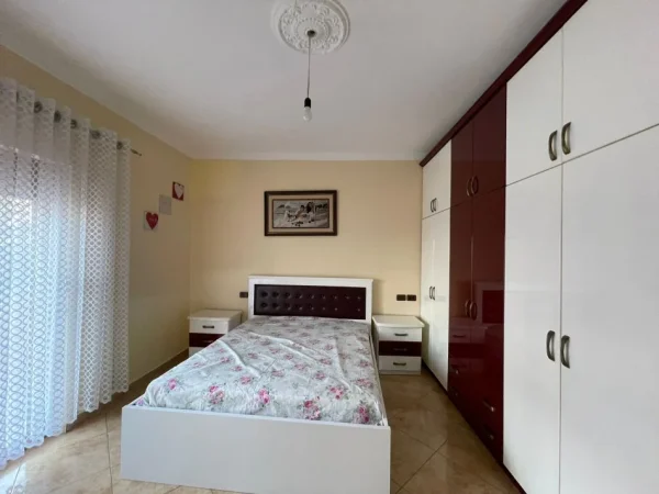 Tirane, jepet me qera apartament 2+1+Aneks Kati 3, 136 m² 400 € (fresk)