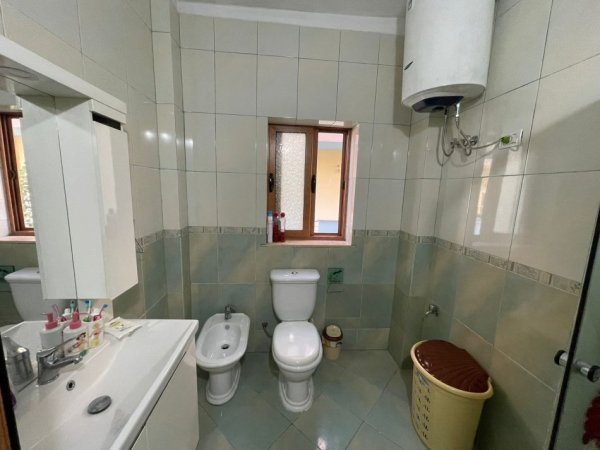 Tirane, jepet me qera apartament 2+1+Aneks Kati 3, 136 m² 400 € (fresk)