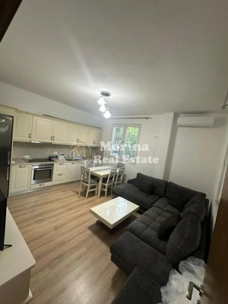 Tirane, jepet me qera apartament 3+1 Kati 1, 105 m² 700 € (Qyteti Studenti-Fakulteti i Ekonomise)