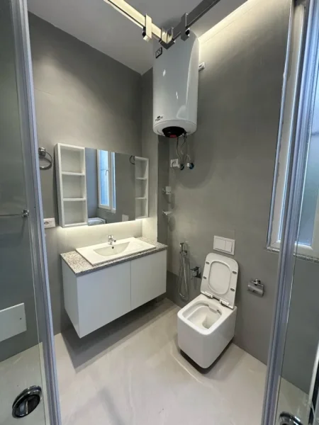 Tirane, jepet me qera apartament 2+1+Aneks+Ballkon Kati 6, 80 m² 600 € (don bosko)