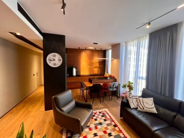 Tirane, shitet apartament 2+1+Ballkon Kati 5, 100 m² 220.000 € (Bulevardi i Ri)
