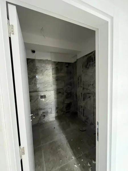 Tirane, shitet apartament 2+1 Kati 1, 120 m² 120.000 € (Rruga Gryka e Kaçanikut, Univers City)